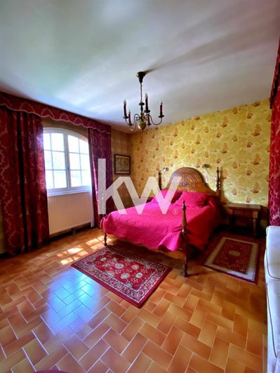 Image No.4-6 Bed House for sale