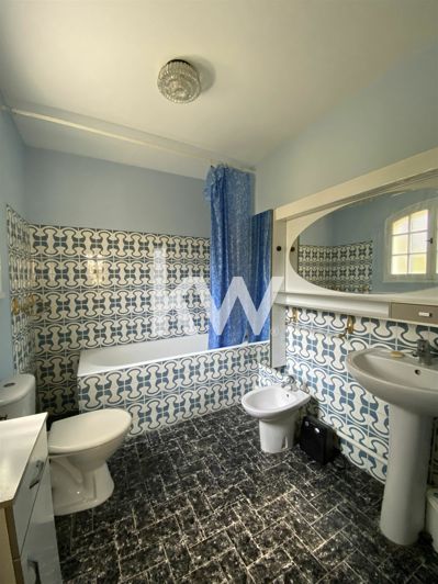 Image No.6-6 Bed House for sale