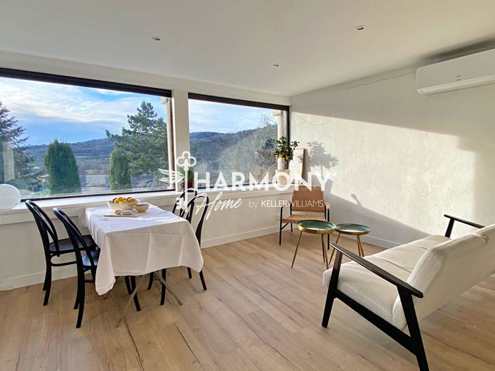 Image No.8-8 Bed House for sale