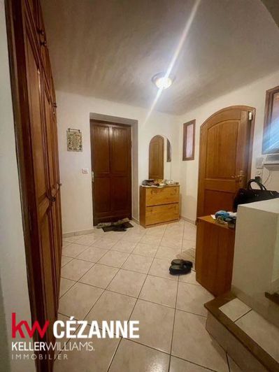 Image No.15-4 Bed House for sale