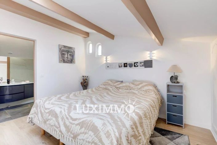 Image No.10-5 Bed House for sale