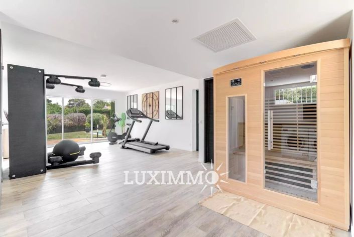 Image No.12-5 Bed House for sale