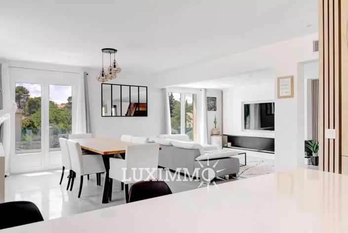 Image No.3-5 Bed House for sale