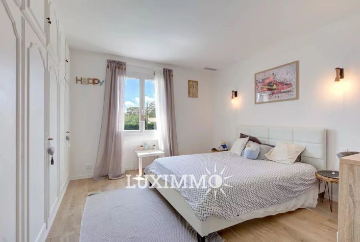 Image No.7-5 Bed House for sale