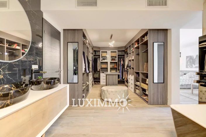 Image No.9-5 Bed House for sale