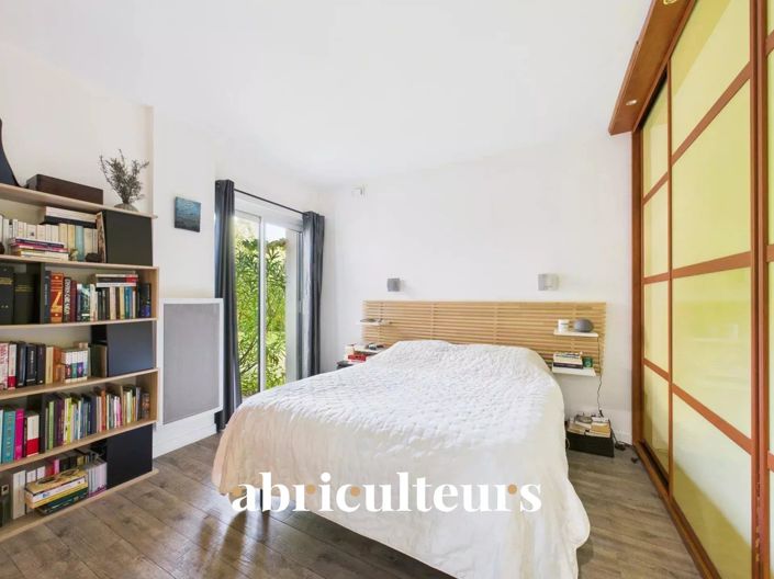 Image No.10-4 Bed House for sale