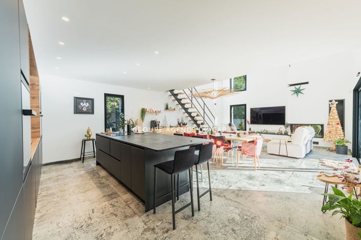 Image No.4-3 Bed House for sale