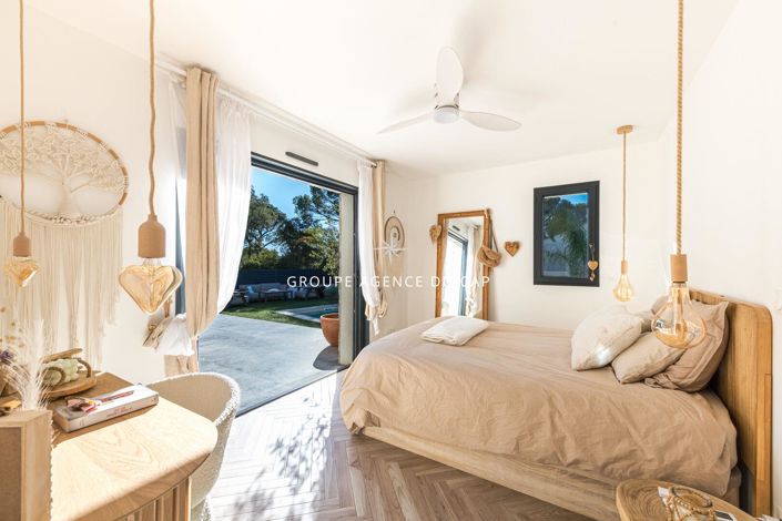 Image No.7-3 Bed House for sale