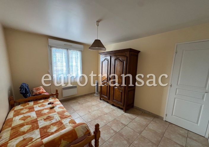 Image No.11-3 Bed House for sale