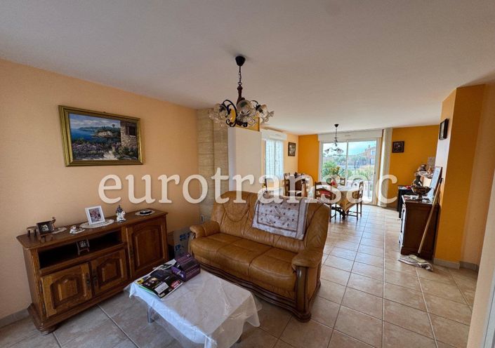 Image No.2-3 Bed House for sale