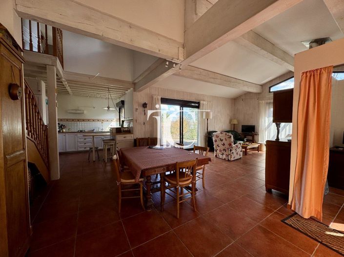 Image No.6-4 Bed House for sale