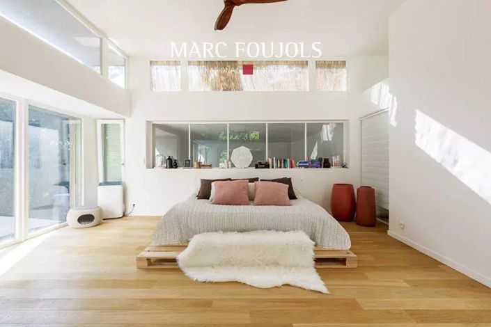 Image No.12-5 Bed House for sale