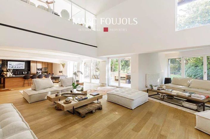 Image No.3-5 Bed House for sale