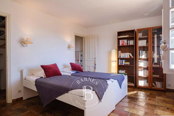 Image No.20-3 Bed Apartment for sale