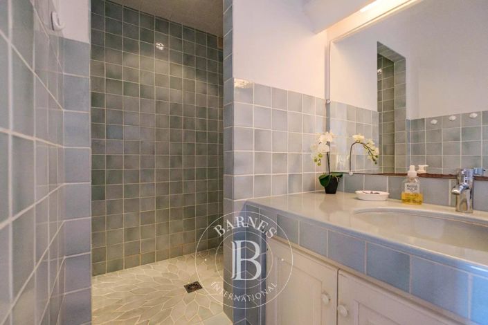 Image No.23-3 Bed Apartment for sale