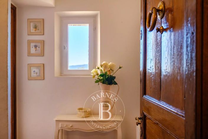 Image No.27-3 Bed Apartment for sale