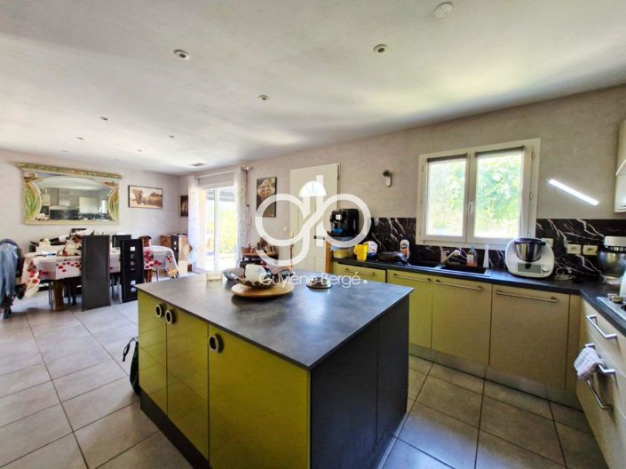 Image No.8-4 Bed House for sale