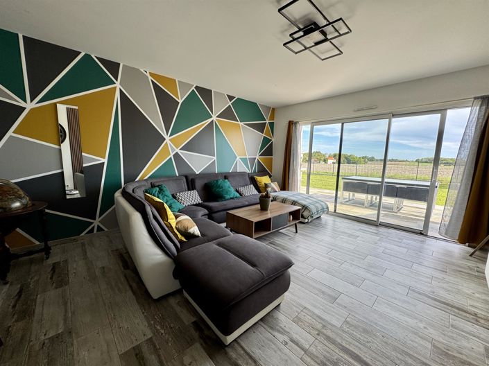 Image No.2-2 Bed House for sale