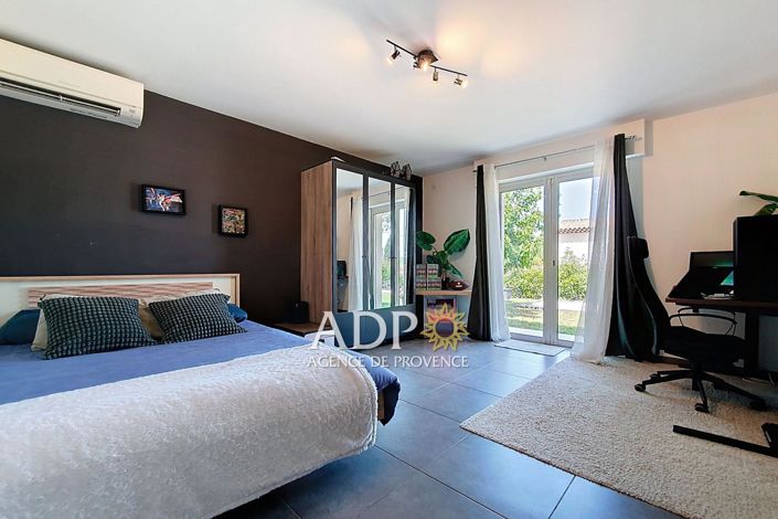 Image No.11-4 Bed House for sale