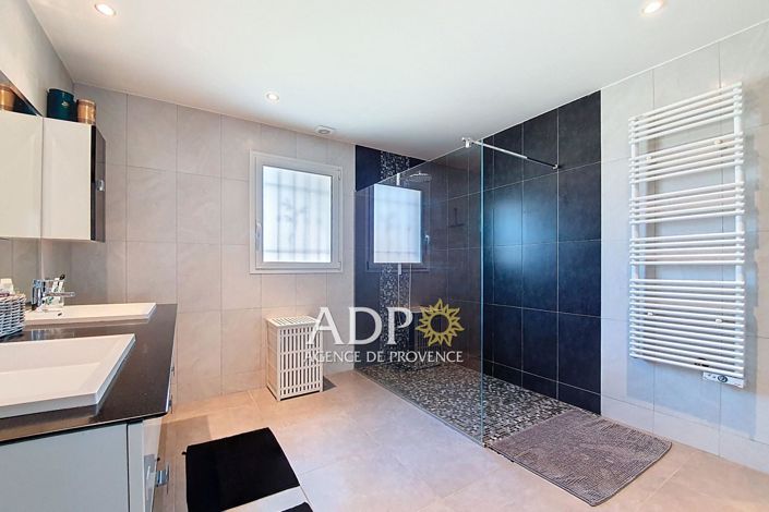 Image No.13-4 Bed House for sale