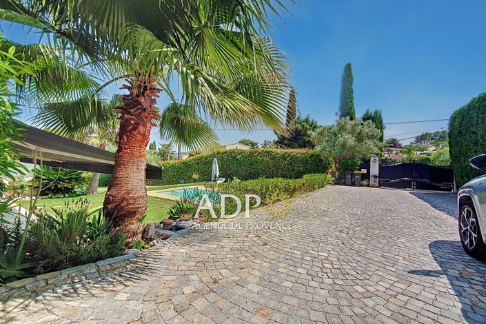 Image No.17-4 Bed House for sale