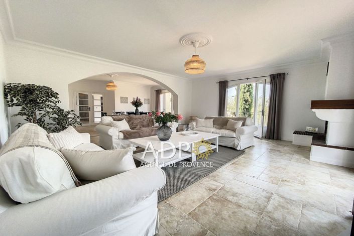 Image No.3-6 Bed House for sale