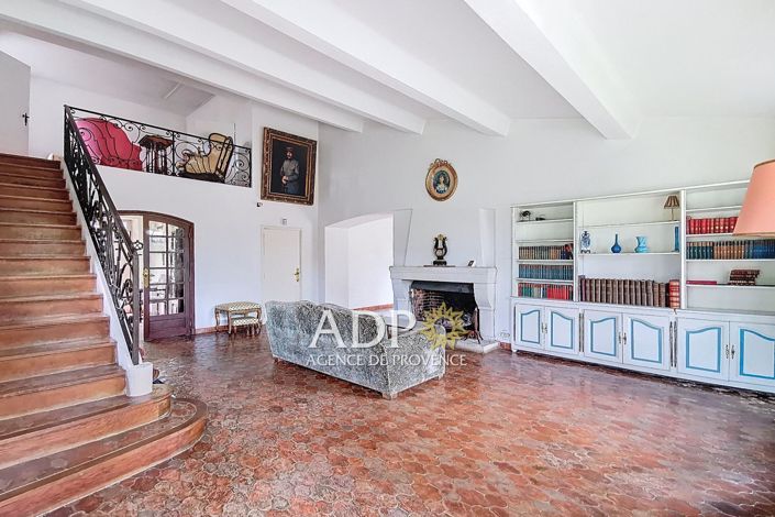 Image No.10-6 Bed House for sale