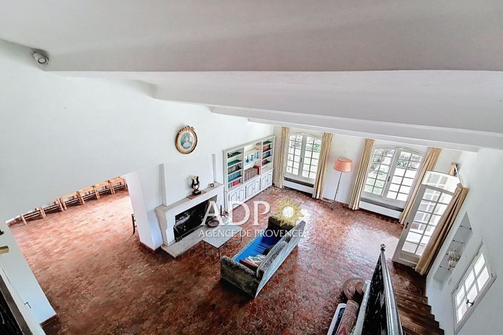 Image No.12-6 Bed House for sale