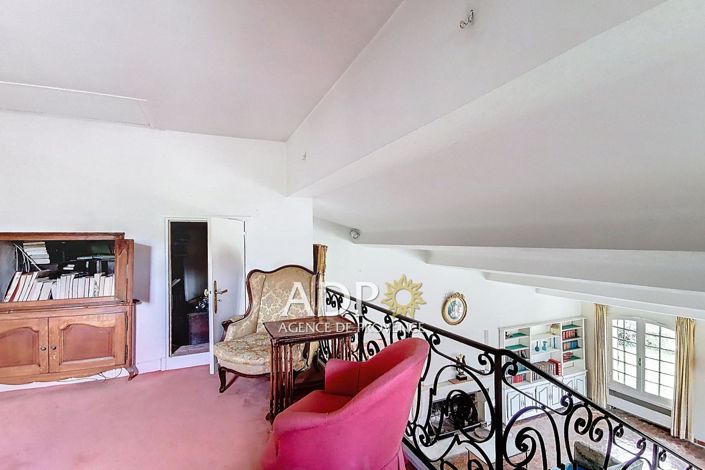 Image No.13-6 Bed House for sale