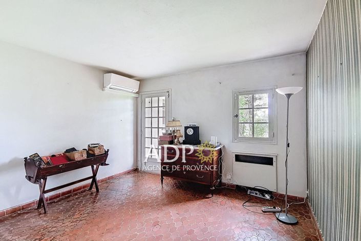 Image No.16-6 Bed House for sale