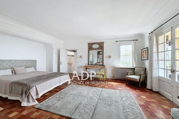 Image No.10-4 Bed House for sale