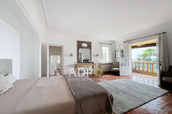 Image No.7-4 Bed House for sale