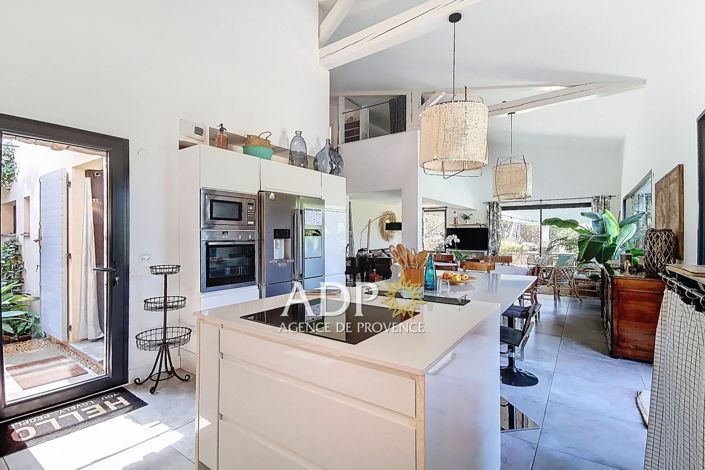 Image No.13-6 Bed House for sale