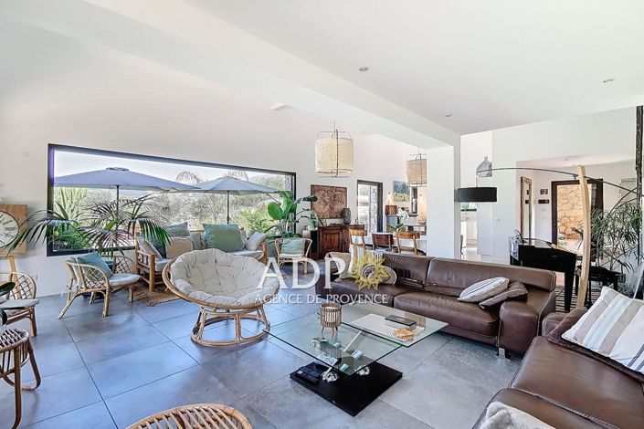 Image No.14-6 Bed House for sale