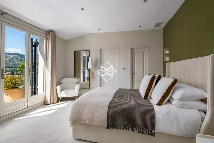 Image No.10-6 Bed House for sale