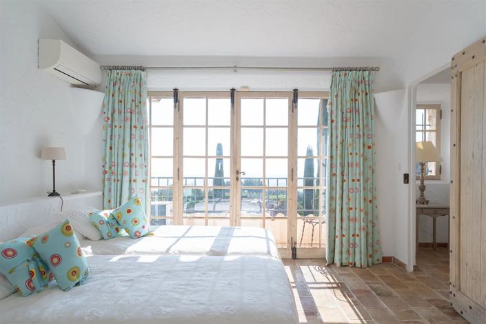 Image No.12-6 Bed House for sale