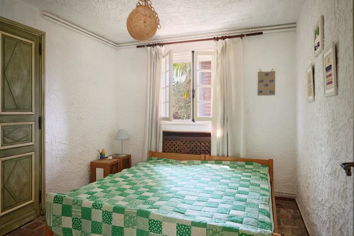 Image No.13-6 Bed House for sale