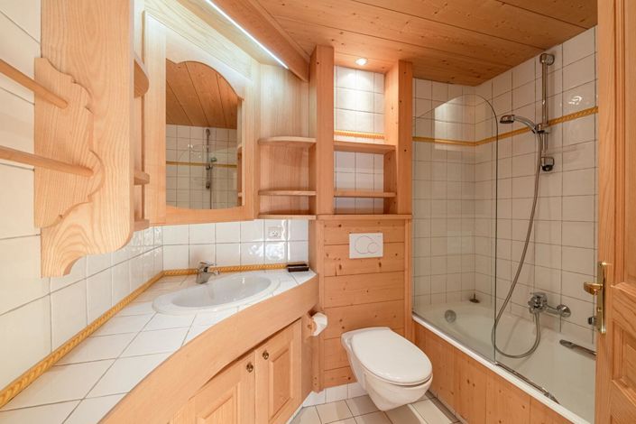 Image No.10-4 Bed House for sale