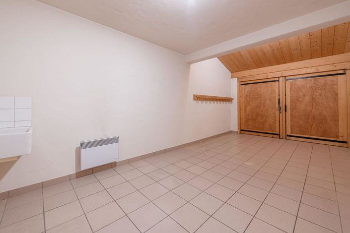 Image No.14-4 Bed House for sale