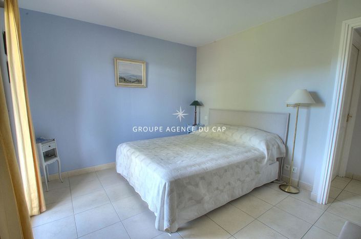 Image No.11-3 Bed Apartment for sale