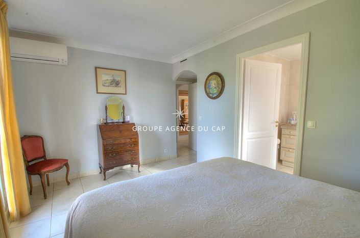 Image No.9-3 Bed Apartment for sale