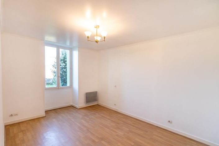 Image No.10-5 Bed House for sale