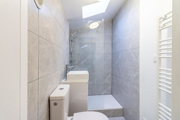 Image No.12-5 Bed House for sale