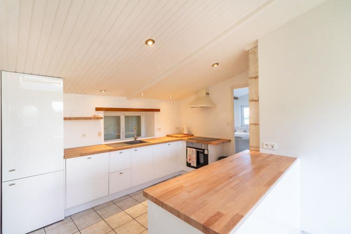 Image No.2-5 Bed House for sale