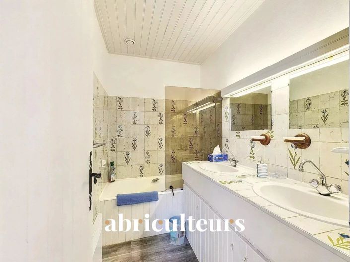 Image No.7-3 Bed House for sale