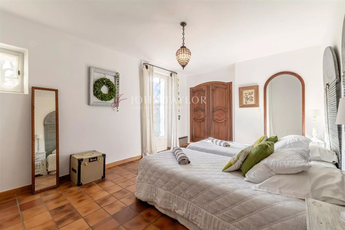 Image No.14-5 Bed House for sale