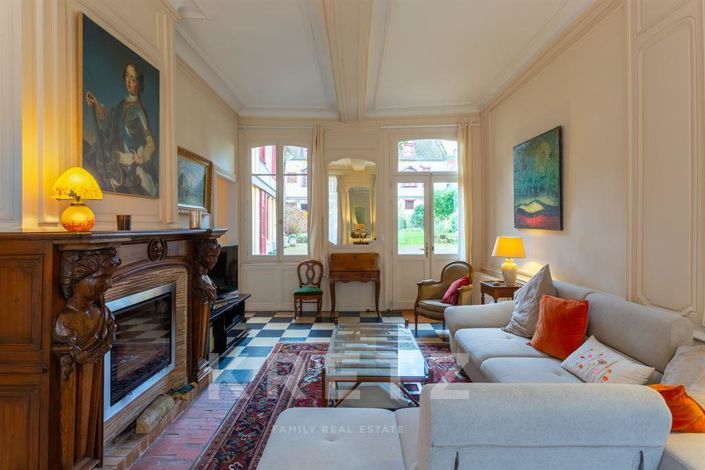 Image No.5-4 Bed House for sale