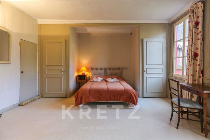 Image No.8-4 Bed House for sale