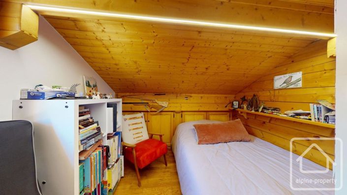 Image No.12-4 Bed Property for sale