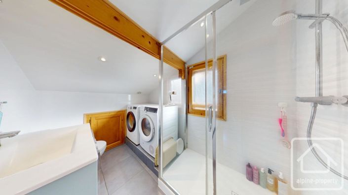 Image No.15-4 Bed Property for sale